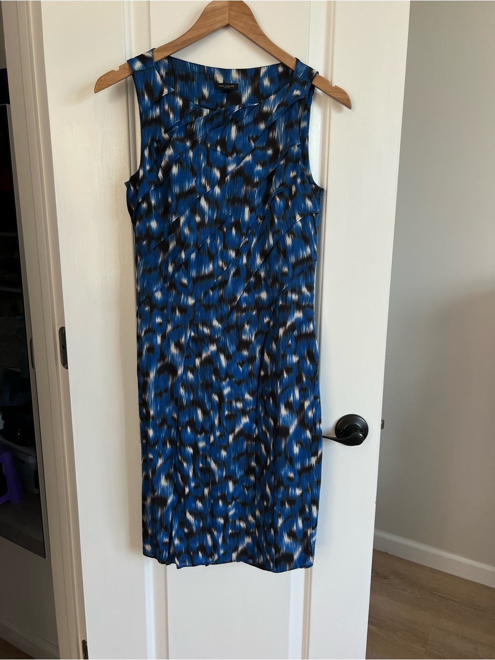 Ann Taylor Blue and Black Sleeveless Sheath Dress